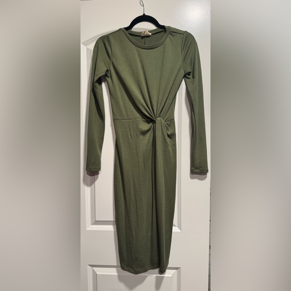 Harper Heritage Long Sleeved Green Dress